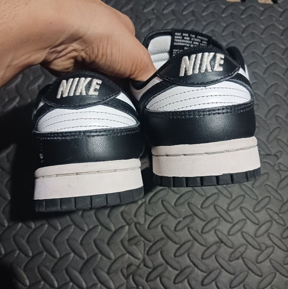 Women Nike Dunk panda low sneakers - Picture 8 of 15